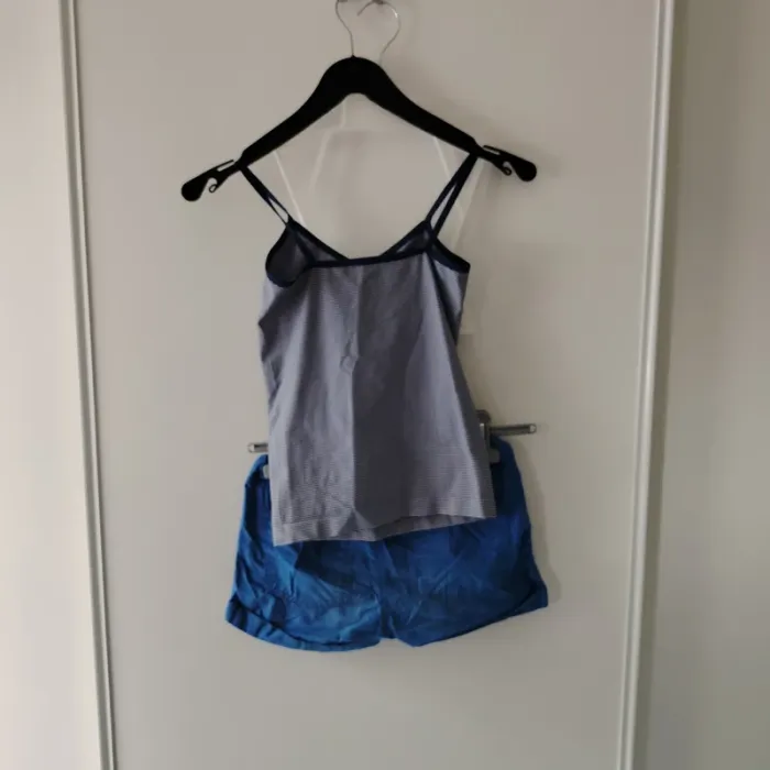 Lot de 3 ensembles été, 2 shorts, 1 jupe 10 ans - photo numéro 3