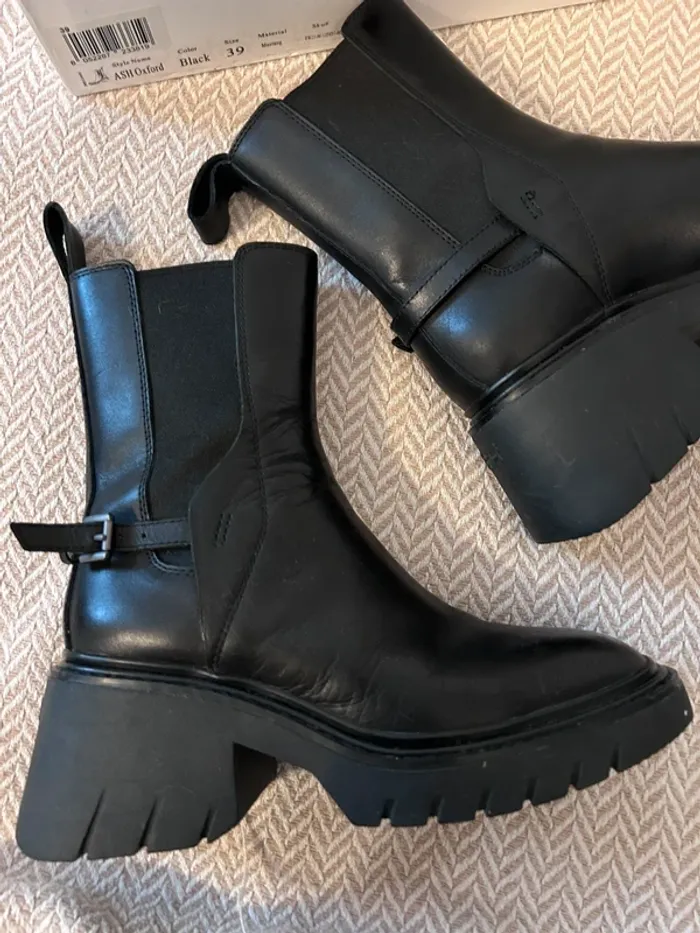 Bottines ASH cuir noir taille 38 - photo numéro 2