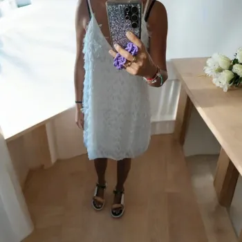Robe blanche à franges  style soirée glamour / tendance old money chic
