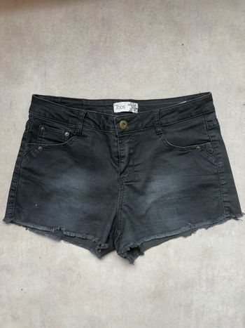 Short jean noir
