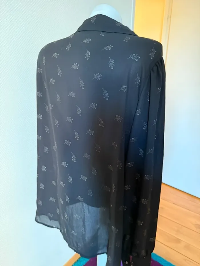 Blouse grande taille en très bon état taille 48 Kiabi noir - photo numéro 7