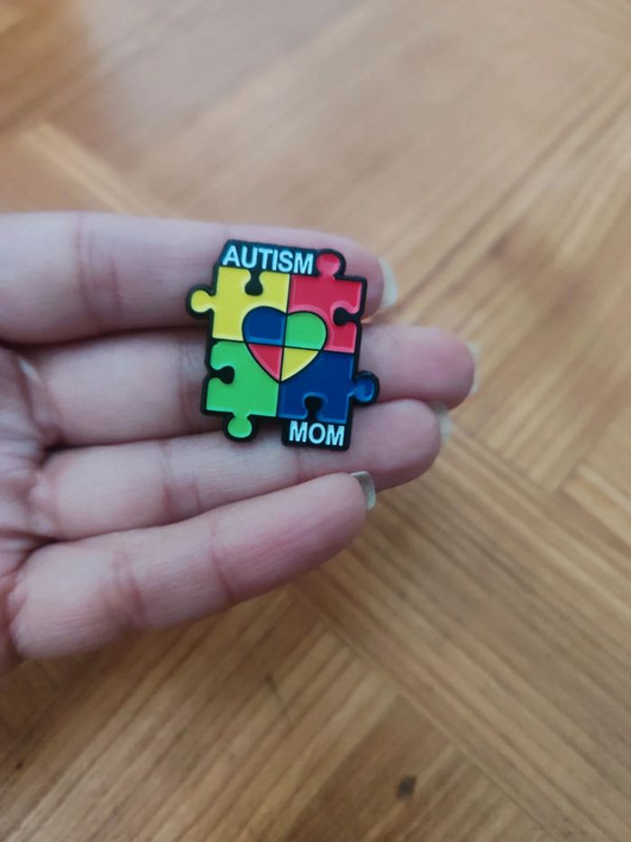 Pin's mom autism