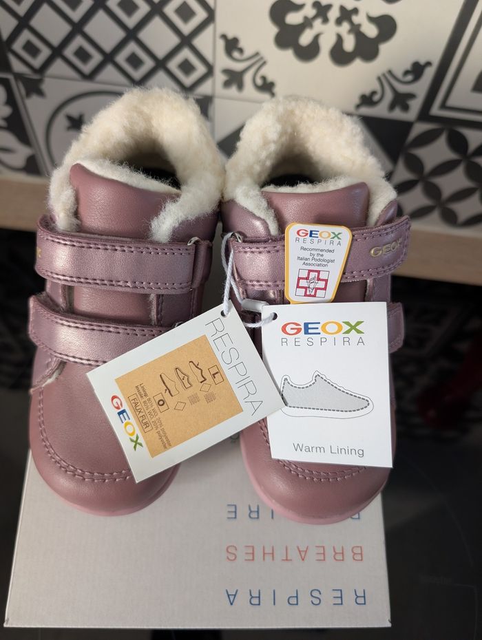 Chaussures fille. Taille 25. Chaudes, conseillé par les podologues. Neuf. Geox - photo numéro 5