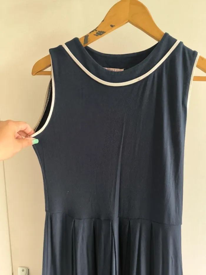 Robe bleu marine patineuse - photo numéro 2
