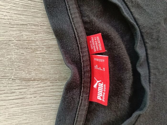 Tee shirt puma. Taille M mais correspond à du S - photo numéro 2