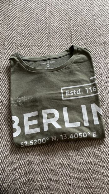 Tee shirt kaki avec inscription taille M