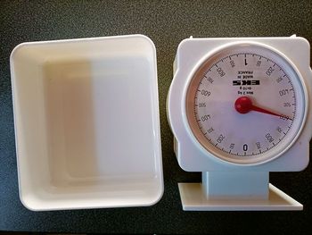 Balance de cuisine avec son plateau