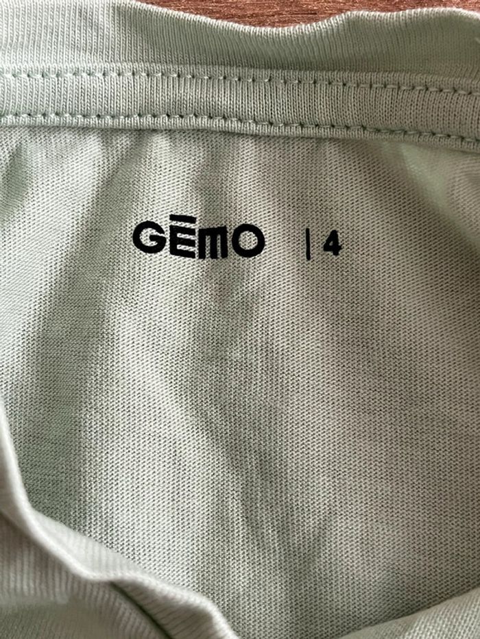 Je vend un le lot de 6 tee shirt filles taille 4 ans très bon état - photo numéro 6