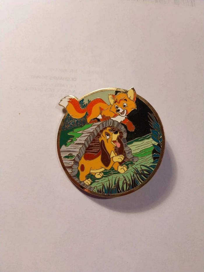 Pins Disney fantasy rox et rouky