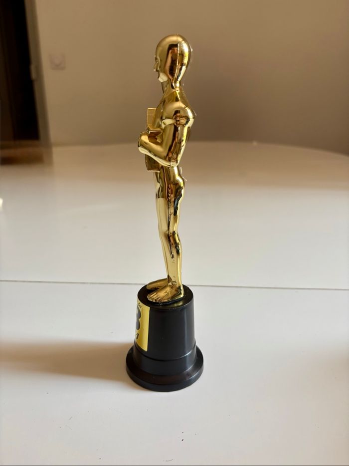 Statuette doré « La star des 18 ans » - photo numéro 2