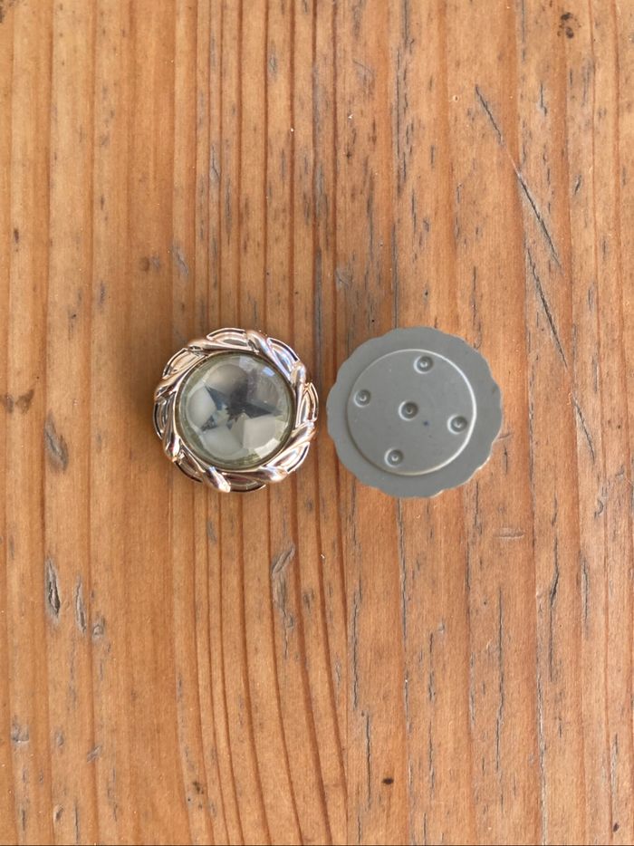 Boutons à coller