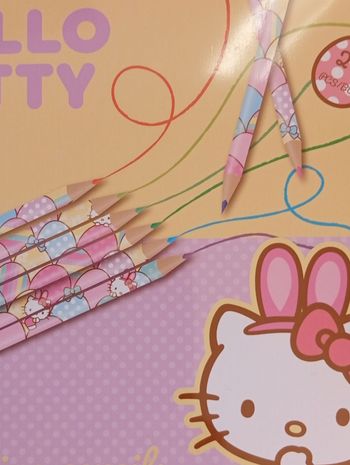 Boite en fer de 24 crayons de couleurs Hello Kitty neuf