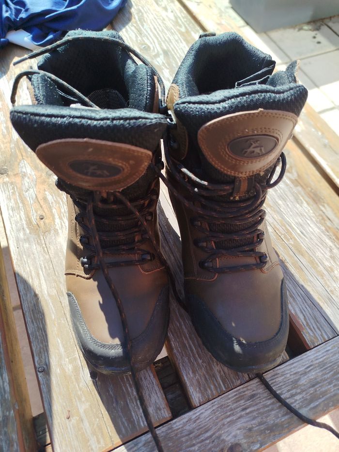 Chaussures de marche, chasseur, randonneur, pêcheur