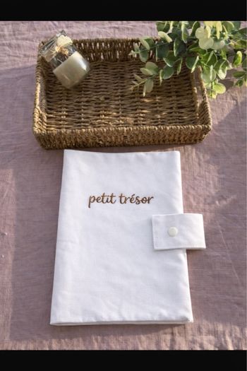 Pochette à langer / rangement lingettes et couches