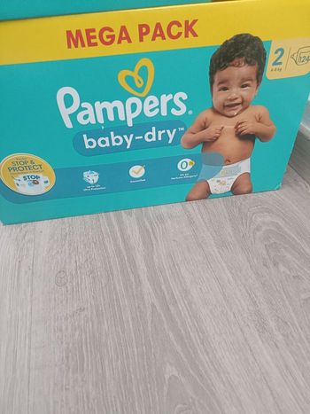 Couches Pampers
