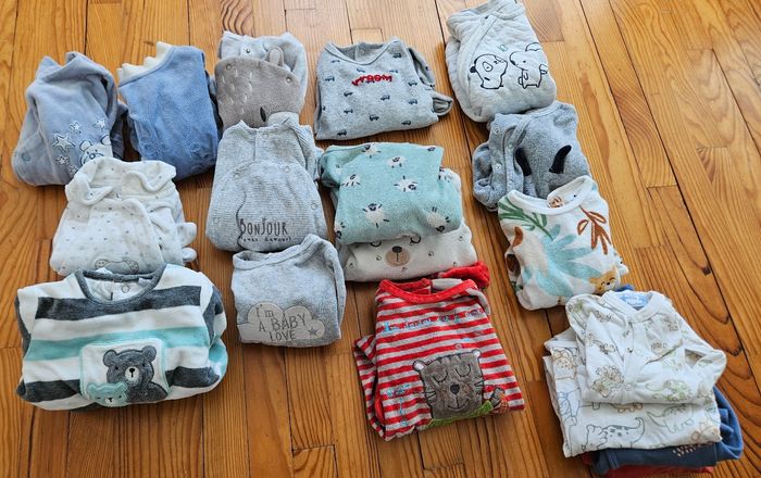 Lot pyjamas 1 mois - photo numéro 2