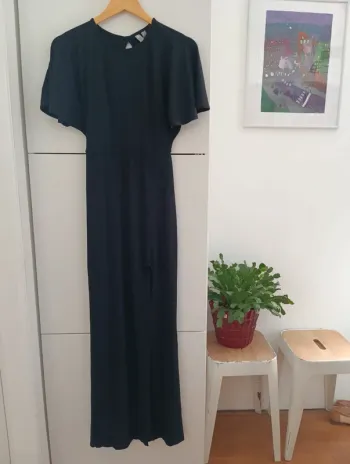 Robe noire longue fendue à l'avant manches courtes chauve souris taille 36 Asos