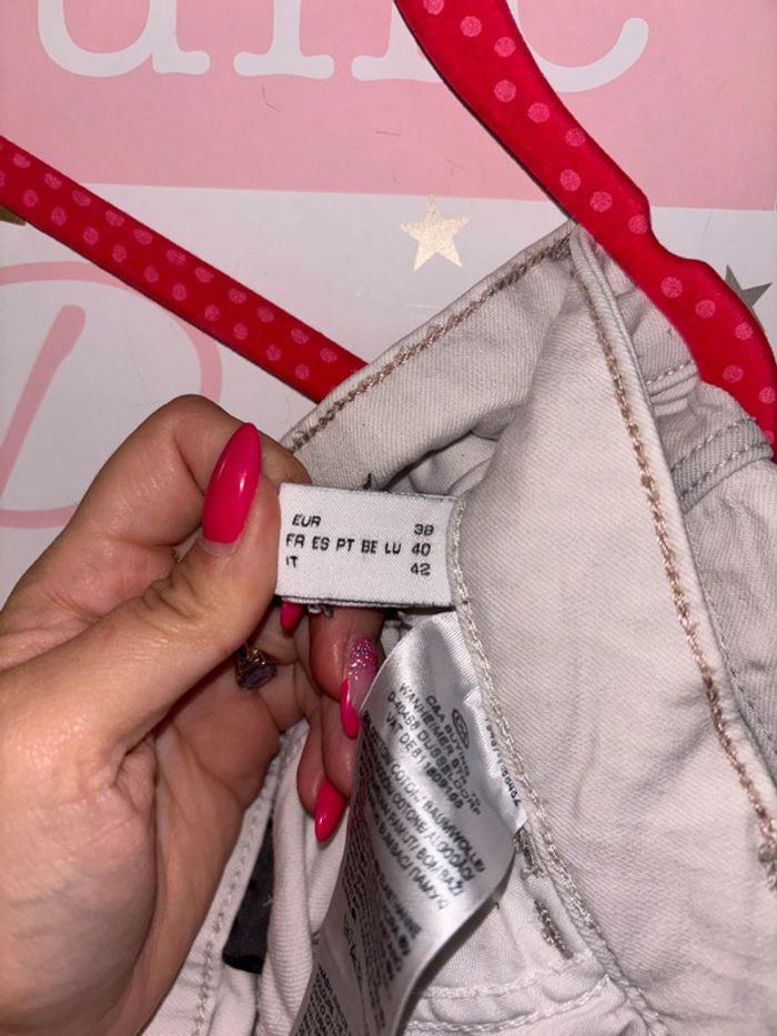 Jean court taille 40 - photo numéro 2