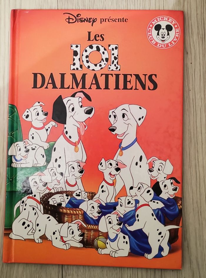 Livre "Les 101 Dalmatiens"