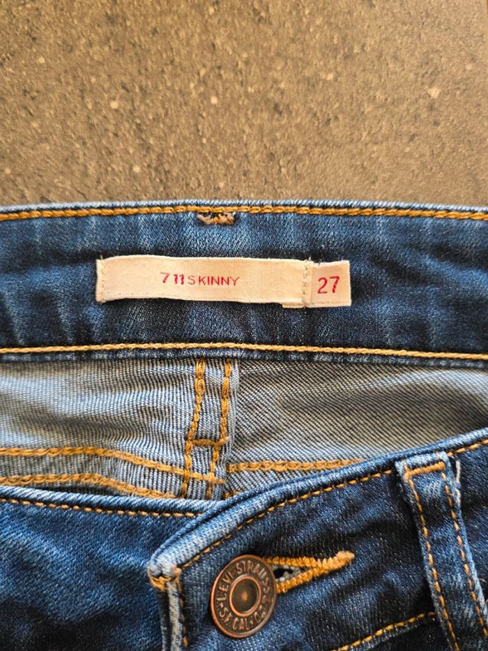 Jean Levi's 711 w27 - photo numéro 3