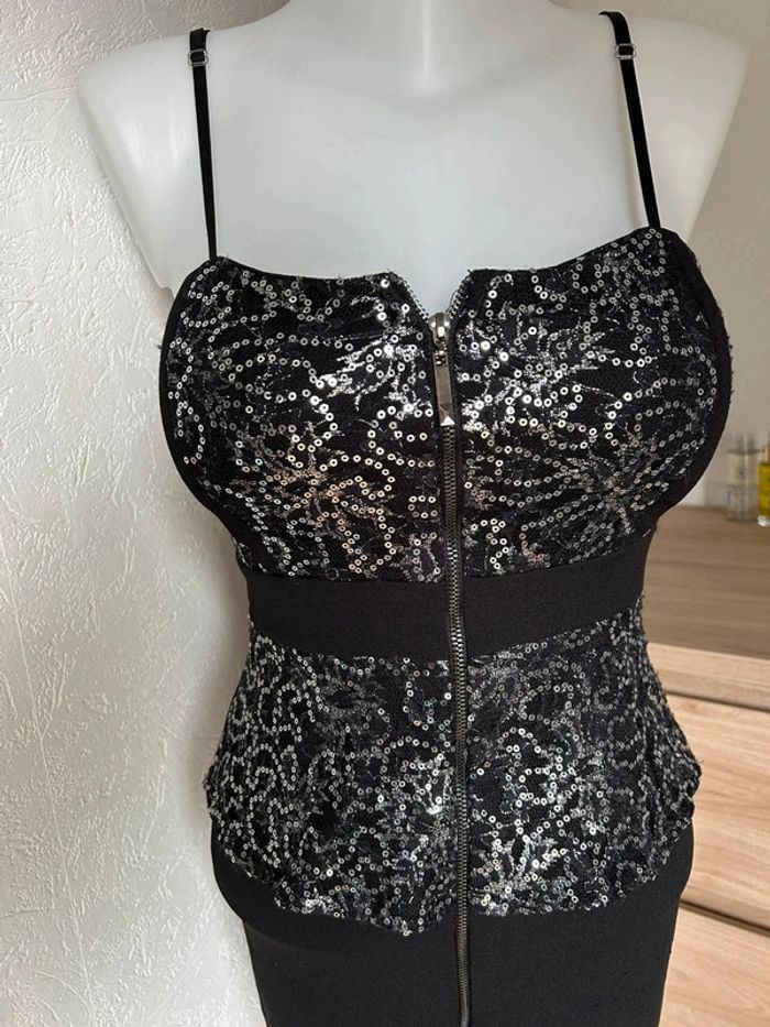 🎉 Robe noire à sequins scintillants 🎉 - photo numéro 2