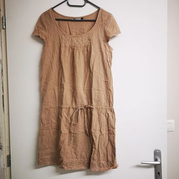 Robe beige très Bon état t40