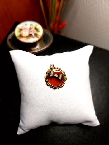 Magnifique petit pendentif style vintage bohème romantique