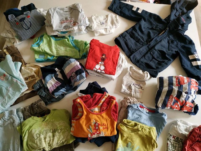 Gros lot de plus de 40 vêtements été taille 2 ans