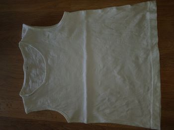 4 débardeurs 5/6 ans