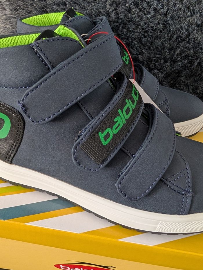 Baskets garçon. Taille 30. Semelle intérieure. Neuf. Balducci - photo numéro 4