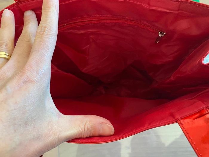 Sac cabas fourre tout rouge brillant et sa pochette Sephora - photo numéro 12