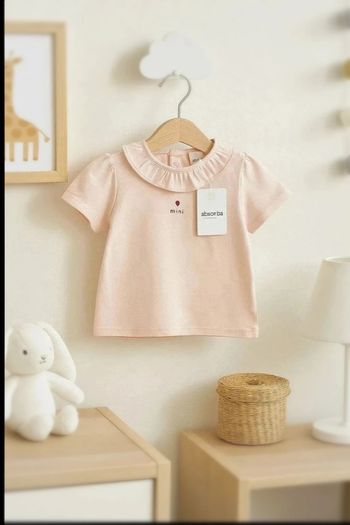 Adorable T-shirt Bébé Fille – Col Volanté Rose Poudré – Taille 12 mois