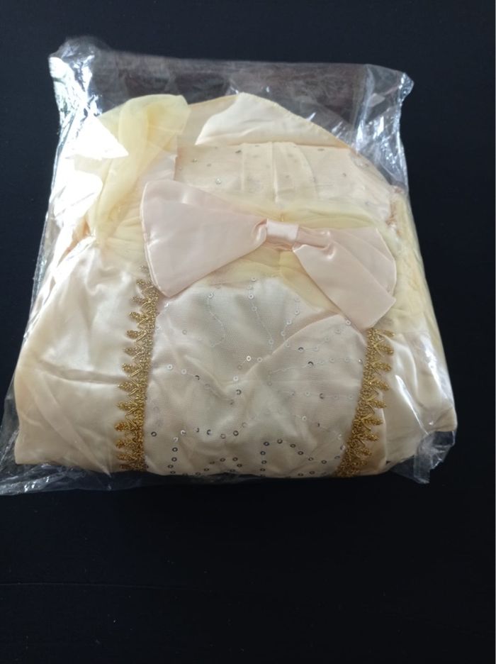 Déguisement robe de princesse dorée 5-6ans - photo numéro 6