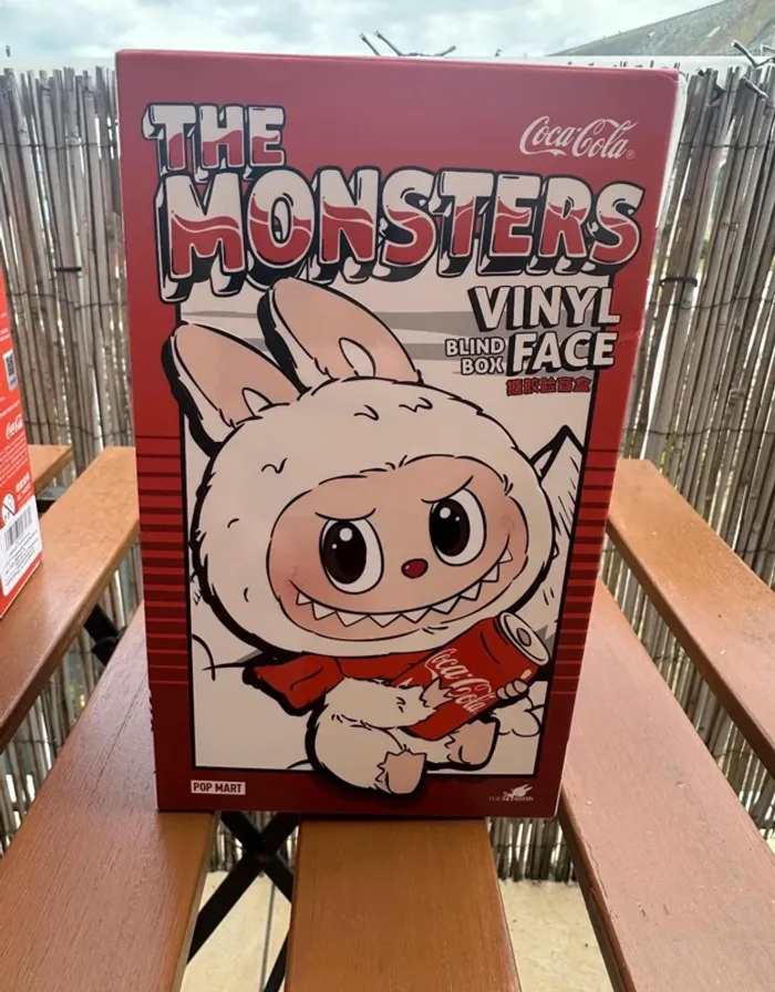 Figurine Pop Mart The Monsters x Coca-Cola