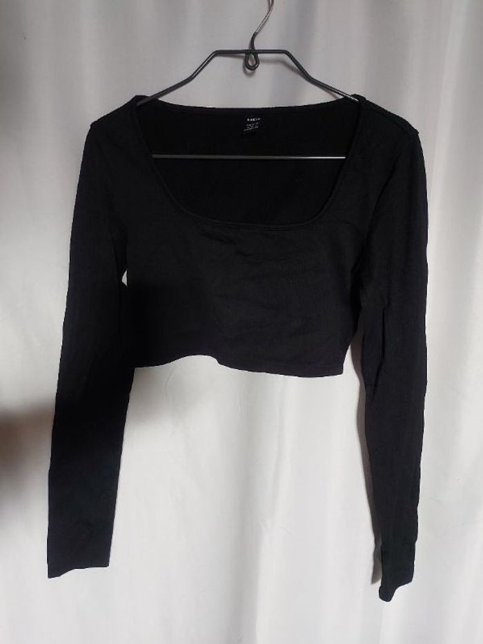 Top court manche longue noir Shein