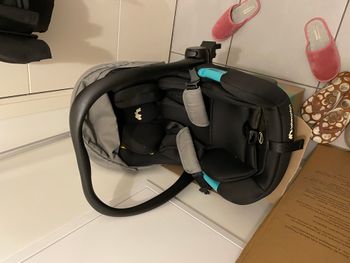 siége auto bébé confort. Utilisé pendant 5 mois