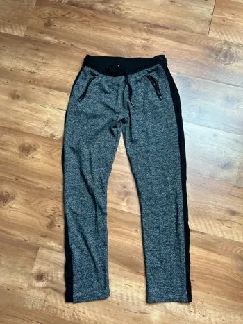 Jogging gris et noir