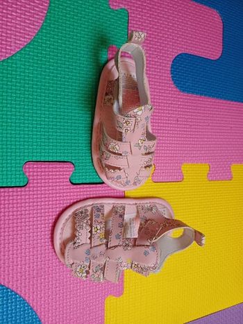 Sandales primark 6/9 mois
