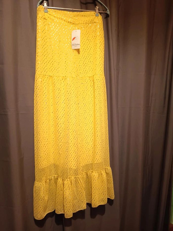 Robe longue. Sans bretelles. Haut elastiqué. Marque baly fashion - photo numéro 2