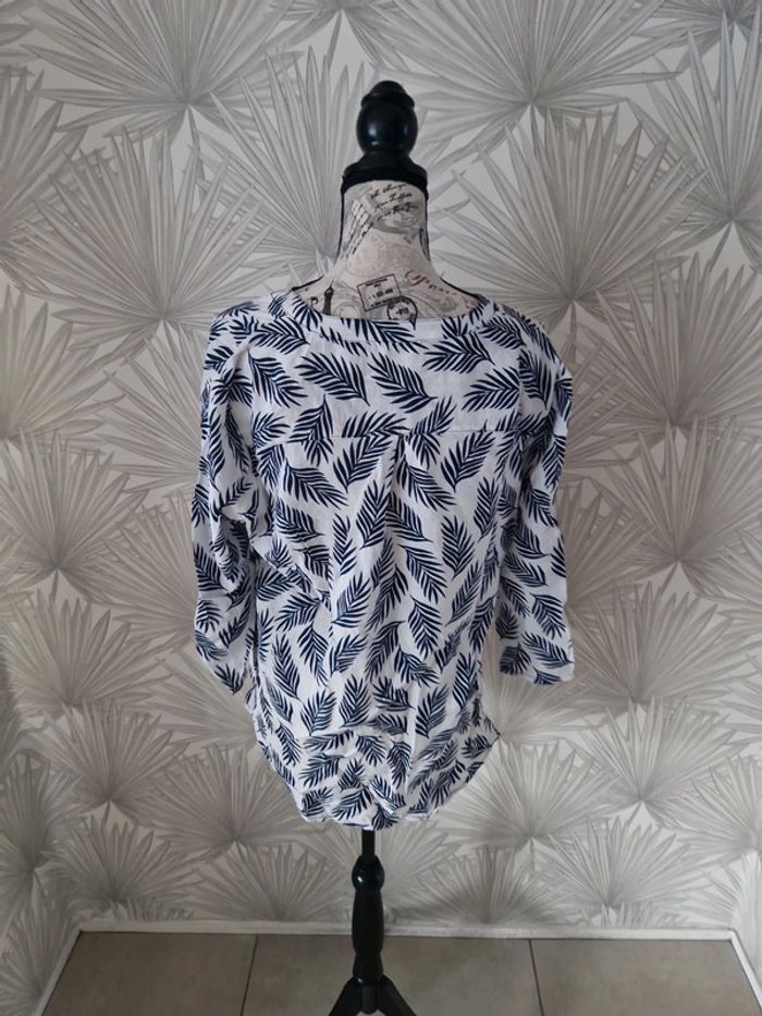 Jolie blouse motifs feuilles Christy taille 38 - photo numéro 2
