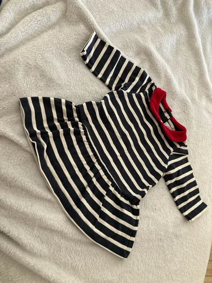Robe marinière, petit bateau, six mois