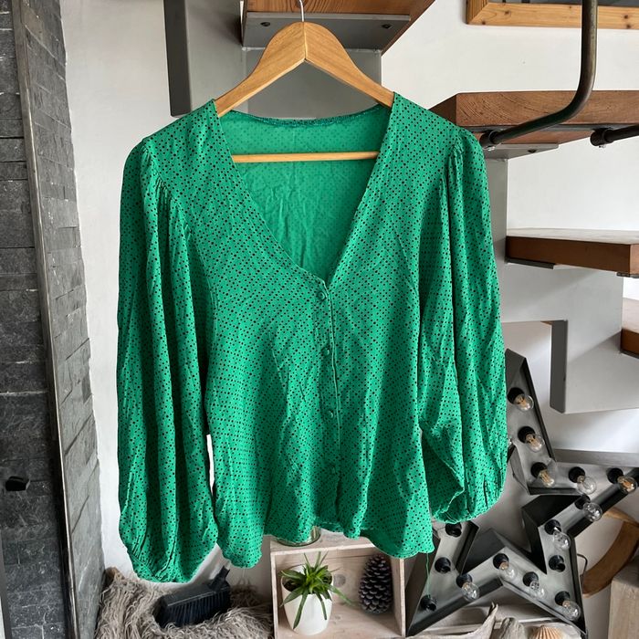 chemisier vert à pois