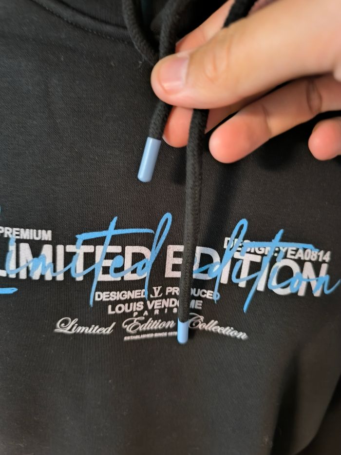 Hoodie Louis Vendôme neuf - photo numéro 3