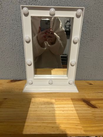 Miroir fonctionne avec des piles🪞