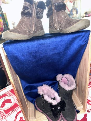 Lot 2 paires de bottes taille 26