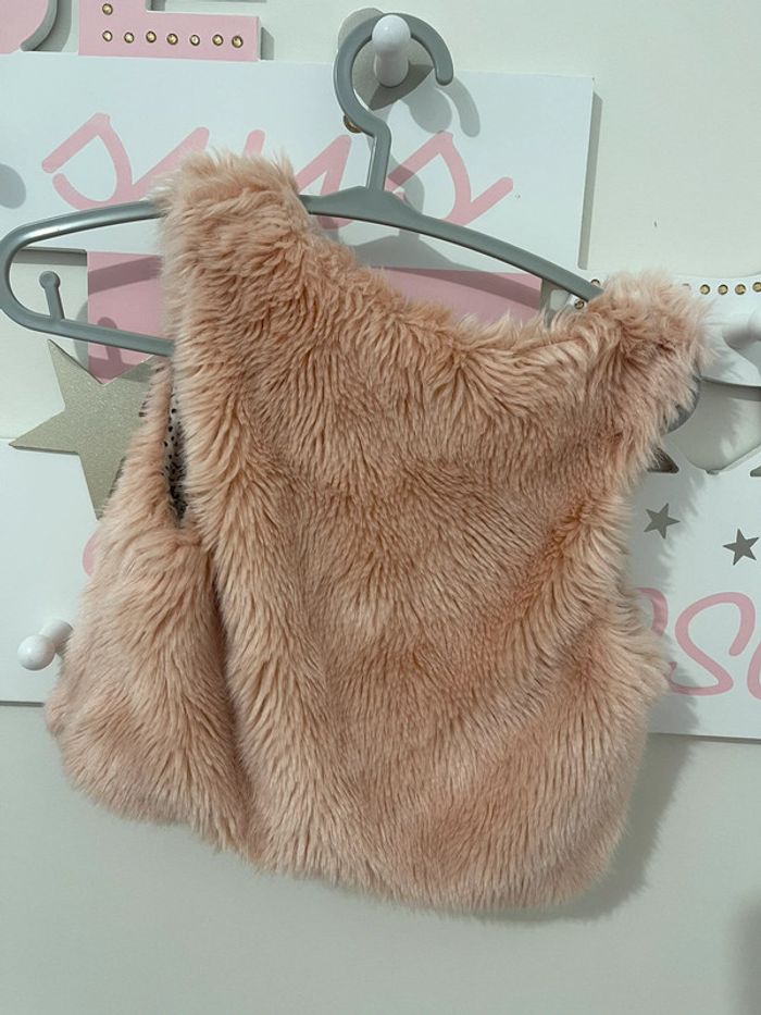 Lot de 4 petits gilets fourrure 3 mois - photo numéro 6