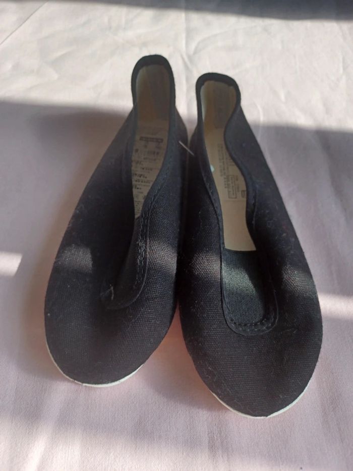 Chaussons gym fille ou garçon neufs