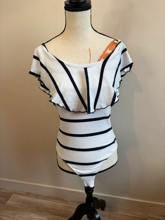 Body bershka rayé blanc et noir