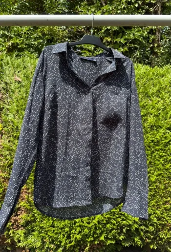 Chemise effet blouse manches longues bleu marine à pois blancs – Marque Kiabi