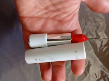 3 Rouge à lèvres  01 Pure Red

+   02 Rosy Nude+03 Berry Rose